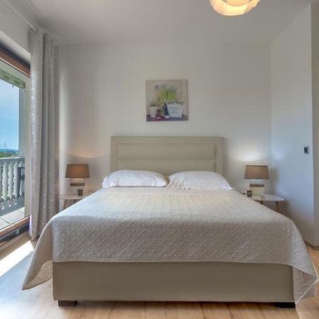 Apartments Emanuela Sukošan Eksteriør billede