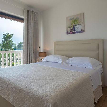 Apartments Emanuela Sukošan Eksteriør billede