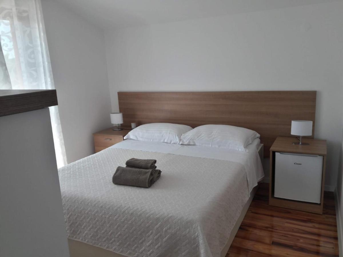 Apartments Emanuela Sukošan Værelse billede