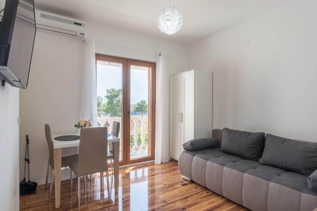 Apartments Emanuela Sukošan Eksteriør billede